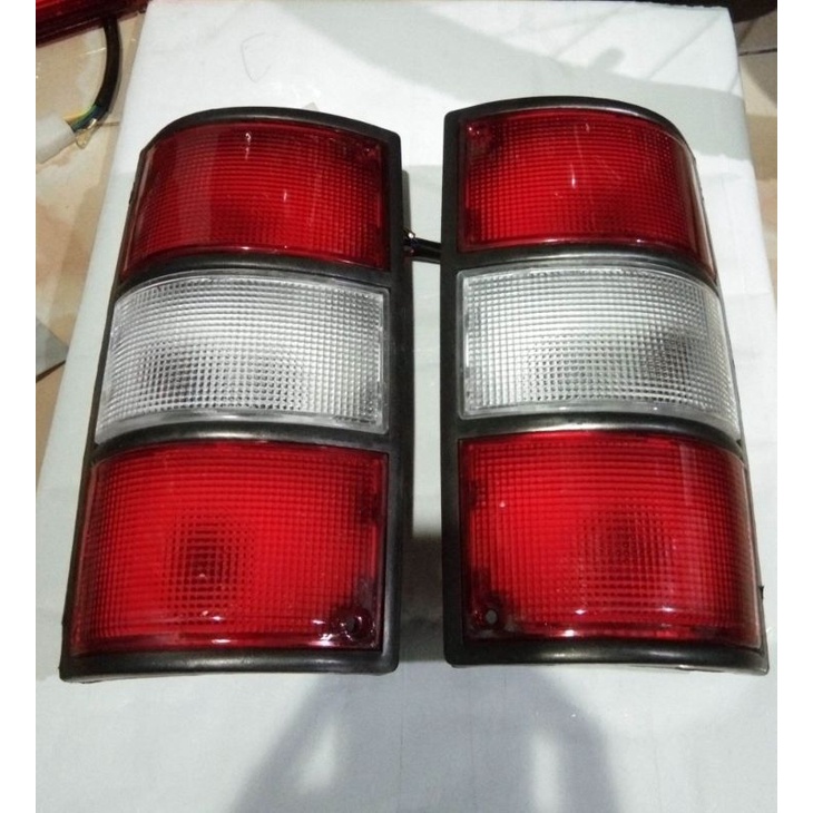 LAMPU BELAKANG T120SS MINIBUS FUTURA MINIBUS/CERY MINIBUS MODEL AMIGO SET