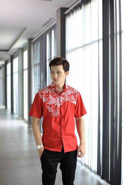 Loyal Kemeja Hem Batik Merah Modern Pria M L XL XXL