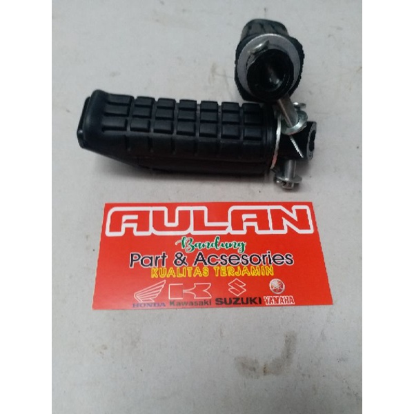 Poot step belakang injakan kaki belakang