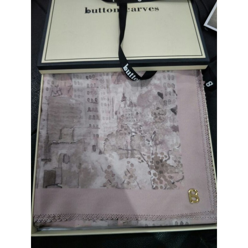 PRELOVED New York Buttonscarves (series 1)