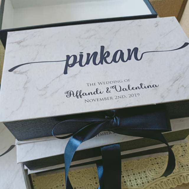 

Hardbox buku Laminasi 25x20x7