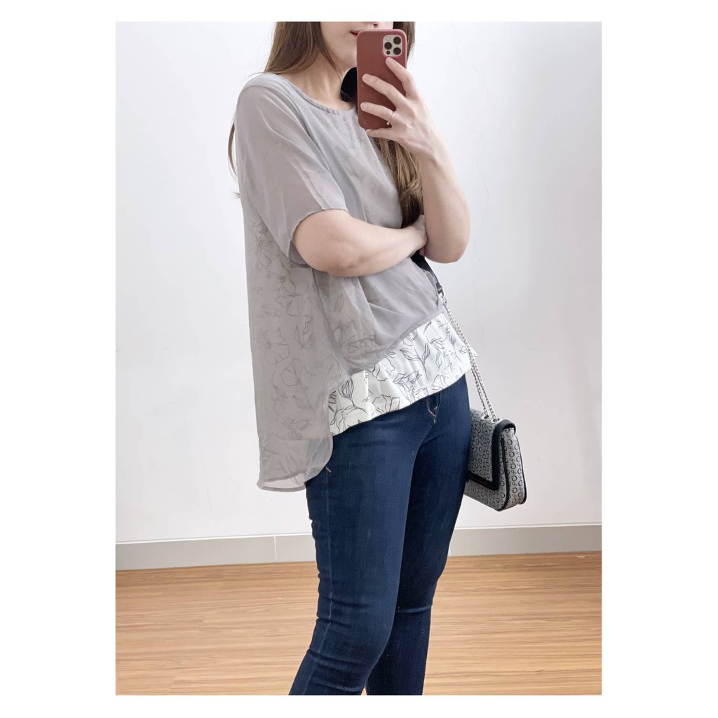 Uniqlo grey layered flowy floral blouse