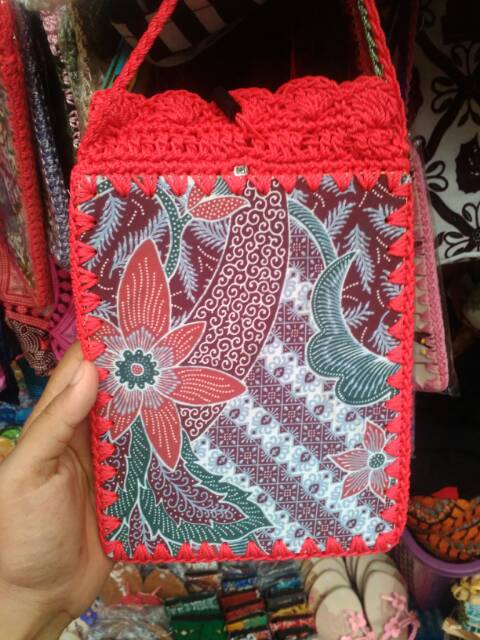 (BISA COD) TAS SELEMPANG RAJUT BATIK UKURAN BESAR 24x15 cm  - TEMPAT UANG DAN HP - SOUVENIR MURAH