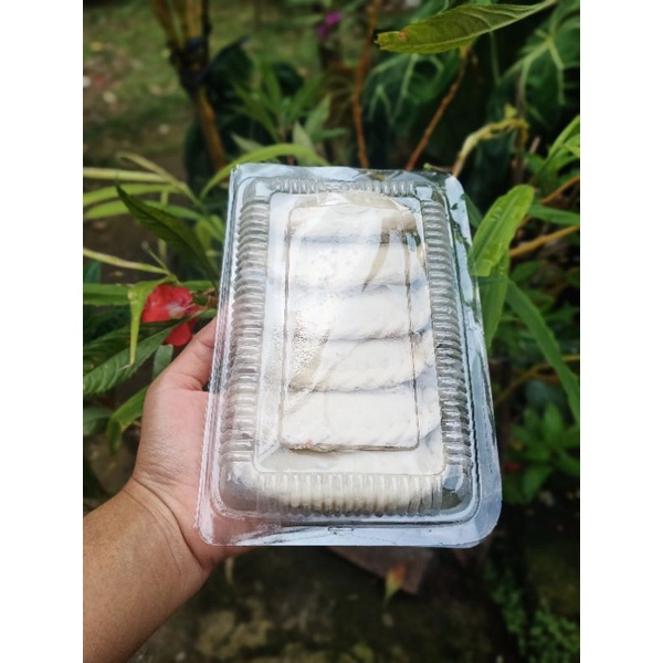 

CIRENG ISI AYAM SUWIR PEDAS (6 pcs ) Frozen food