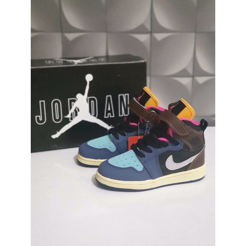JORDAN KIDS Bio Hack  SIZE : 26-35