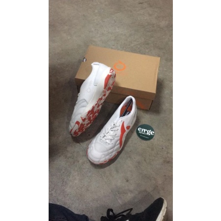JOGOSALA REVOLT - White/Ortred
