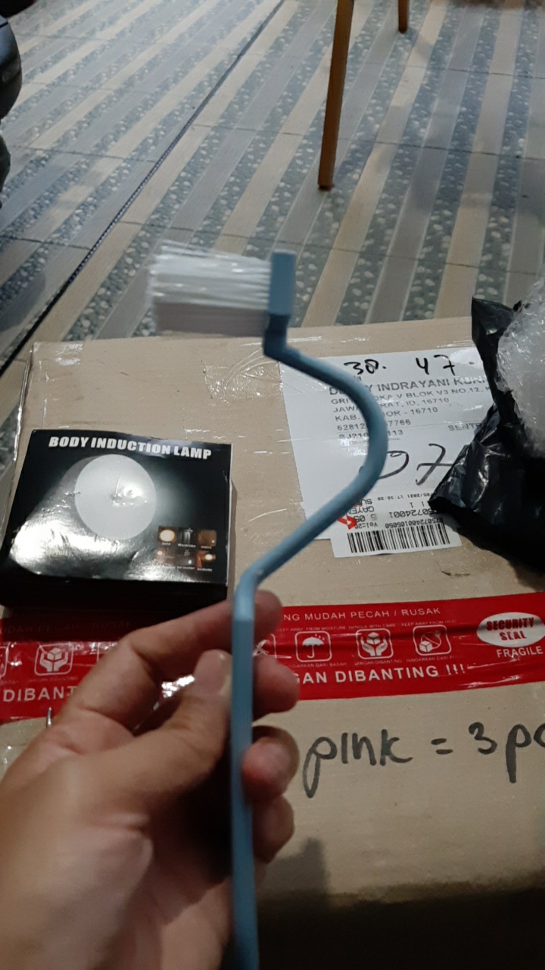 Sikat Pembersih Toilet Tipe V Untuk Kamar Mandi