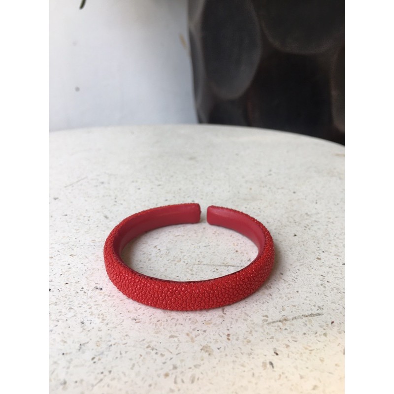 Gelang kulit ikan pari 1cm MERAH