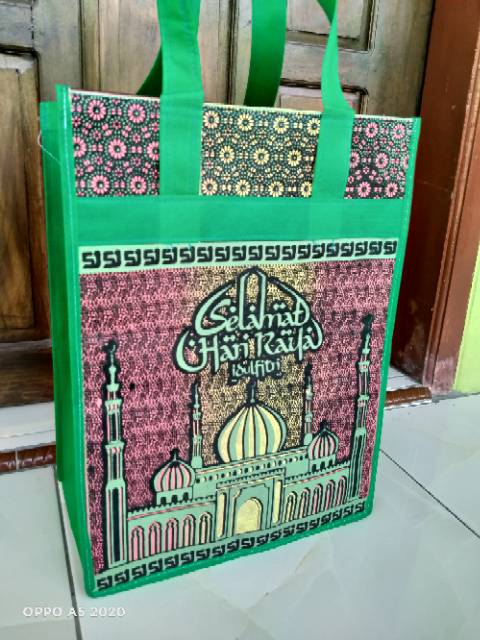 Tas lebaran batik mewah tebal jumbo  PxLxT = 30x18x40(0604)