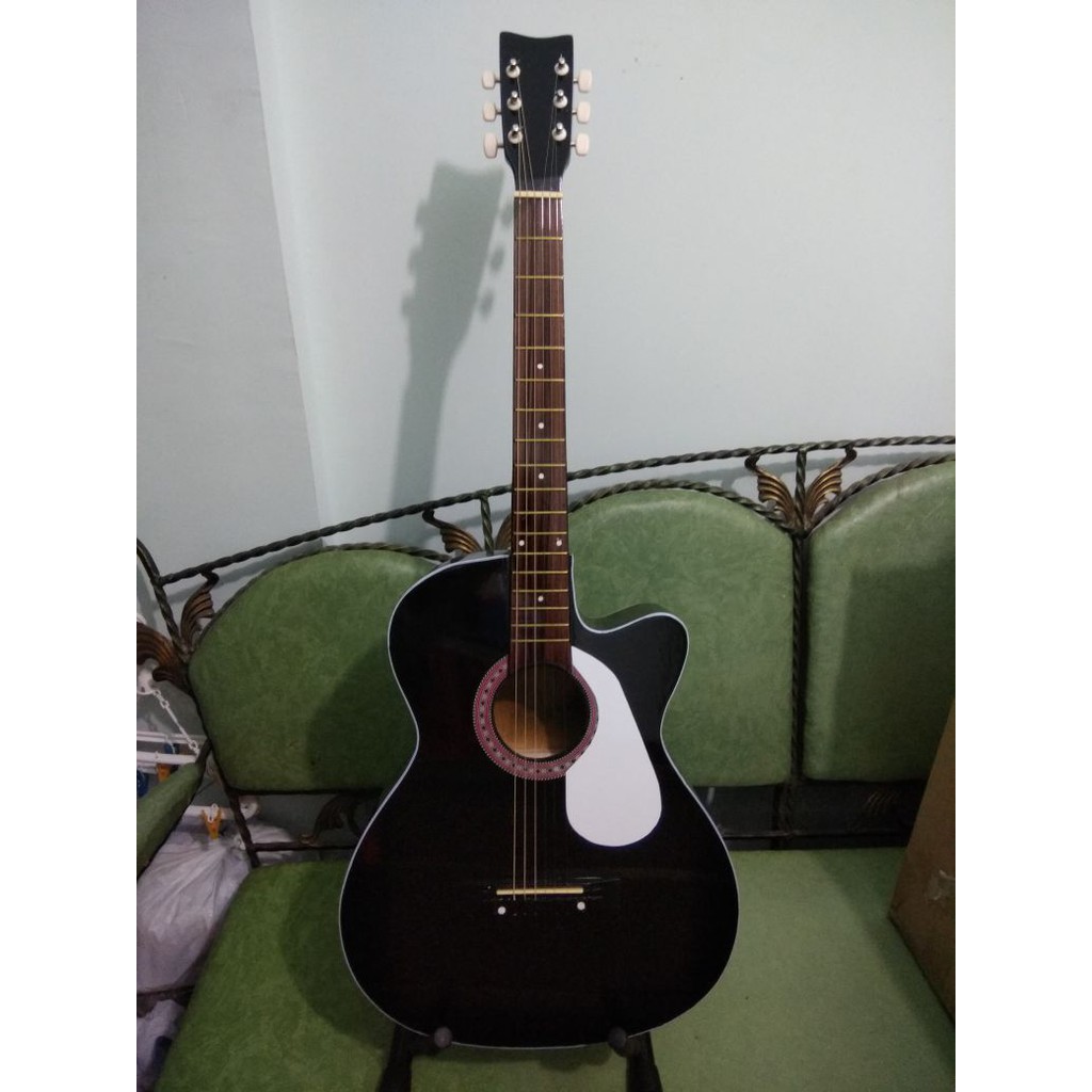 Gitar Akustik Yamaha Warna Hitam ada Pick Guard Senar String Buat Pemula Belajar Jakarta Murah