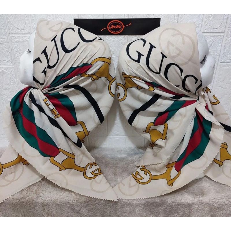 HIJAB SEGI EMPAT DENAY MOTIF GUCCI MEWAH