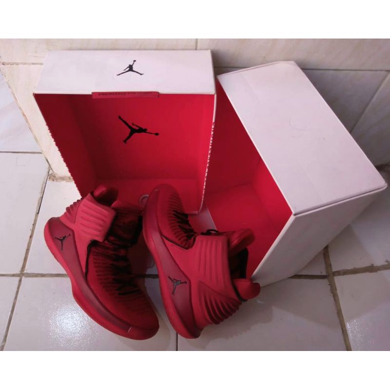 SEPATU BASKET AIR JORDAN RED ORIGINAL SIZE 42 SECOND / BEKAS / PRELOVED