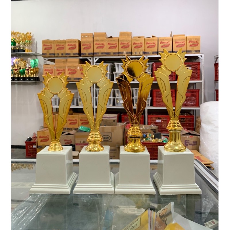 Piala set Juara 1 - 4