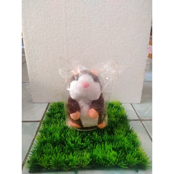 Boneka hamster bisa bicara