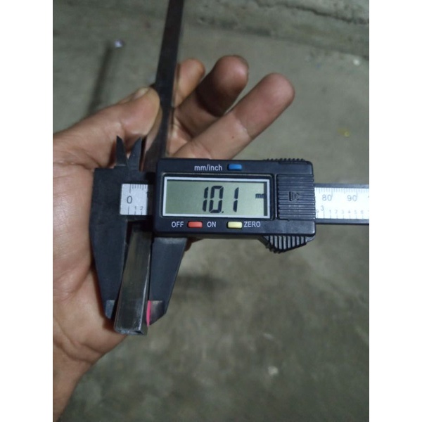 PIPA KOTAK STAINLESS 10 MM X 10 MM/HOLLOW STAINLESS PANJANG 10 CM TEBAL 0.8 MM