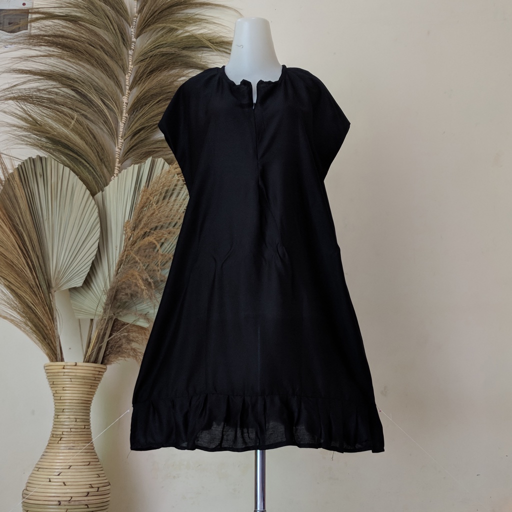Daster Mega Polos Ruffle / Rempel Selutut Jumbo XXL LD 120 Bahan Rayon Busui Friendly by Kadina-Polos Hitam