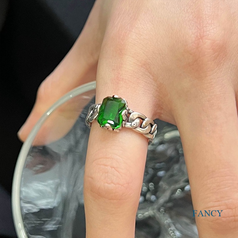 Cincin Model Hollow Bentuk Persegi Warna Hijau Bahan Cubic Zirconia Untuk Wanita