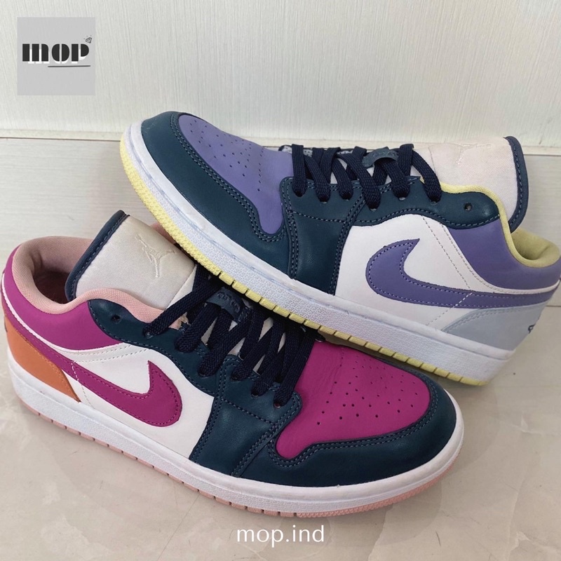 NIKE AIR JORDAN 1 LOW SE MISMATCHED (MAGENTA/PURPLE)