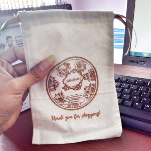 

Souvenir promosi, kantong blacu uk. 10*18