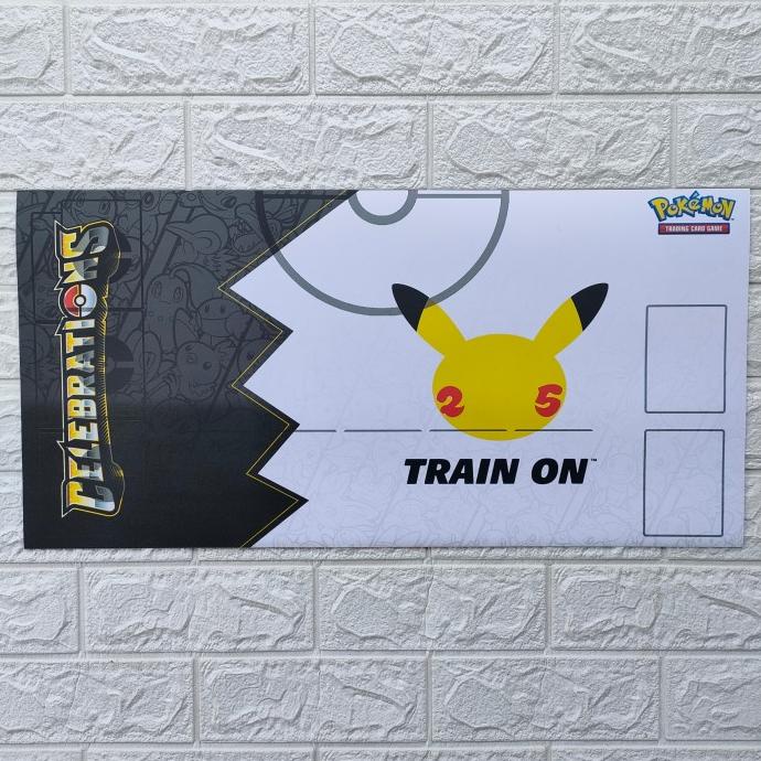 PLAYMAT POKEMON TCG CUSTOM PIKACHU CELEBRATION 25 TH PUTIH