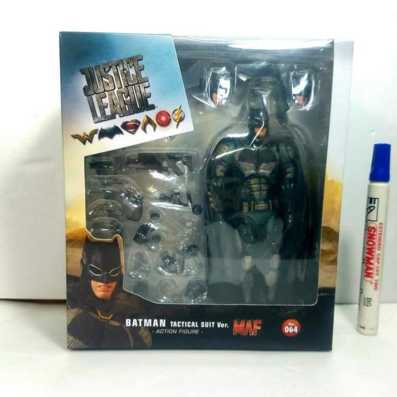 mainan batman tactical suit Mafex batman 064tinggi sekitar 6 inch action figureartikulasi detailCWUe