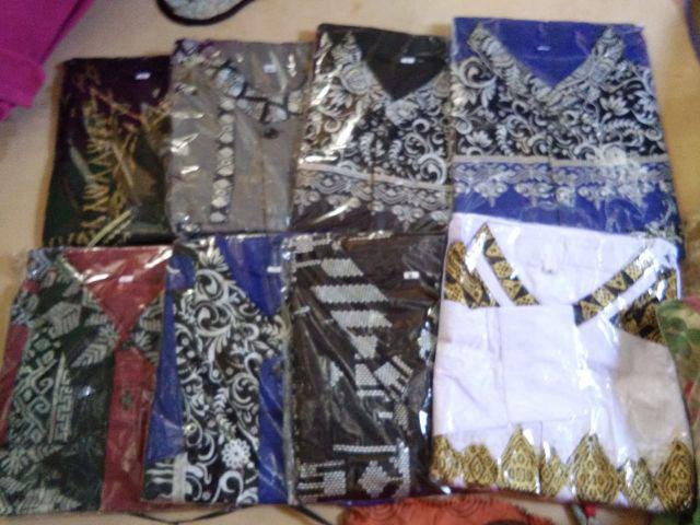 Kemeja Pria Lengan Panjang Kombinasi Batik Perada.