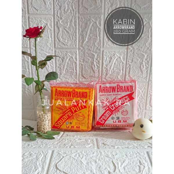 

Biskuit Kabin Gabin Arrow Brand Square Puff & Cream Crackers Malkist UBM 280 gram