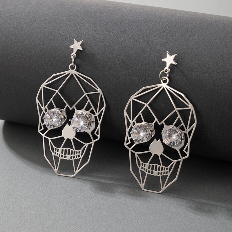 Fancyqube Anting Menjuntai Desain Wajah Tengkorak Halloween Warna Emas Untuk Wanita