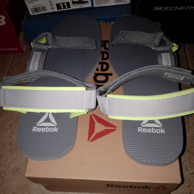 Original 100 % Sepatu Sandal Reebok Expce CN6478 Grey