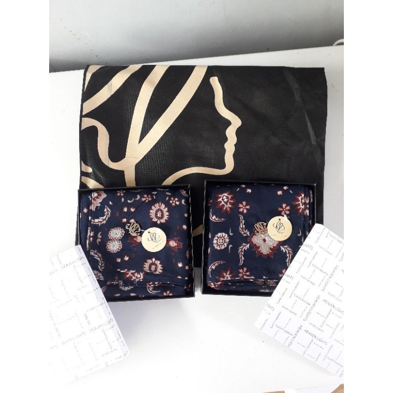 Navy Azra Scarf Heaven Light