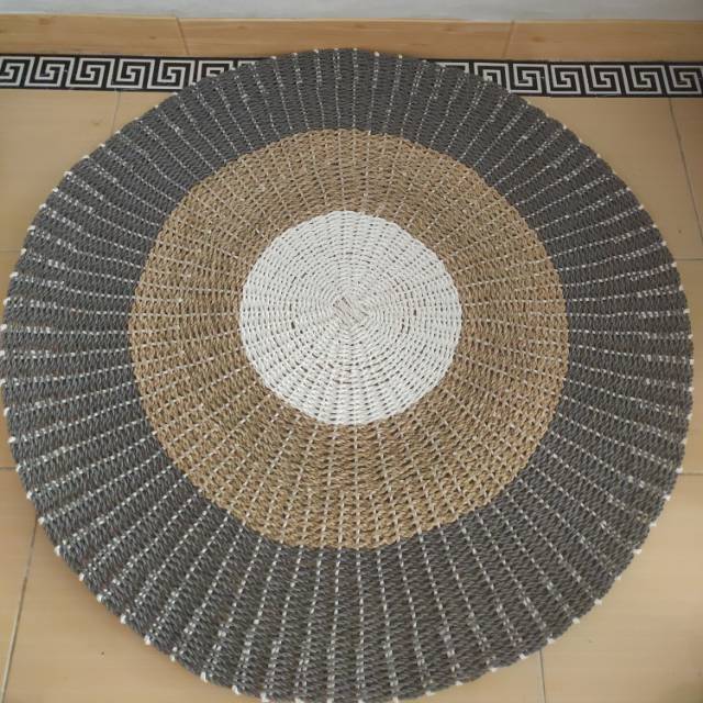 Rug karpet anyaman