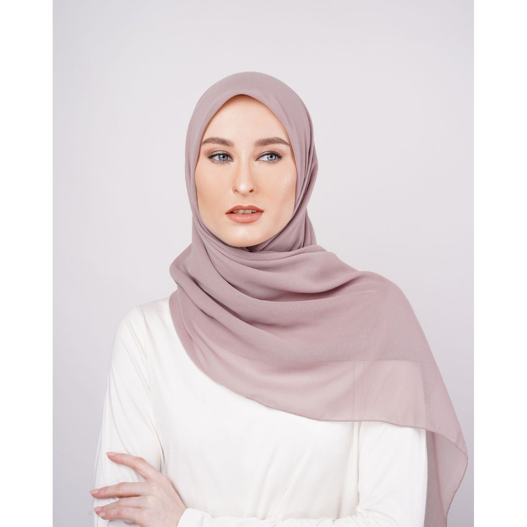 

Namirah The Label - Khawla Hijab Abu Tua