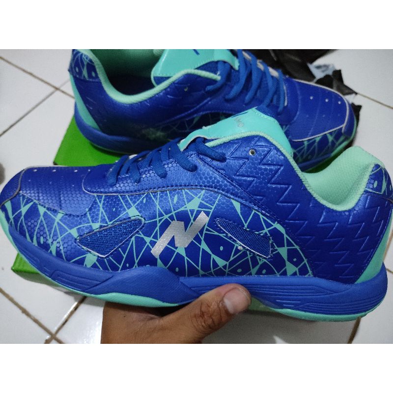 sepatu badminton NIMO court champ