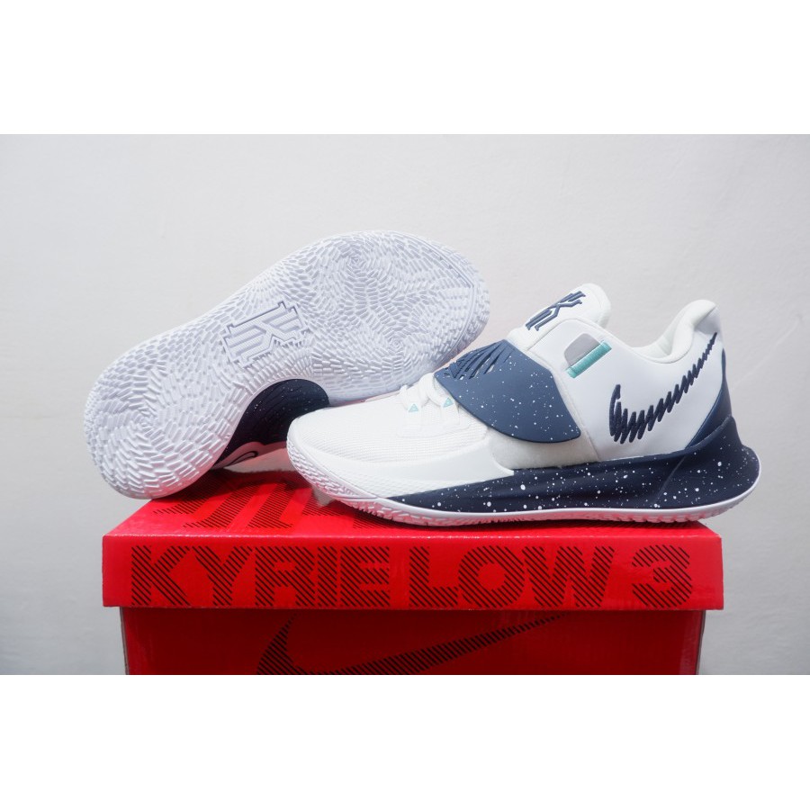 nike performance kyrie low 3