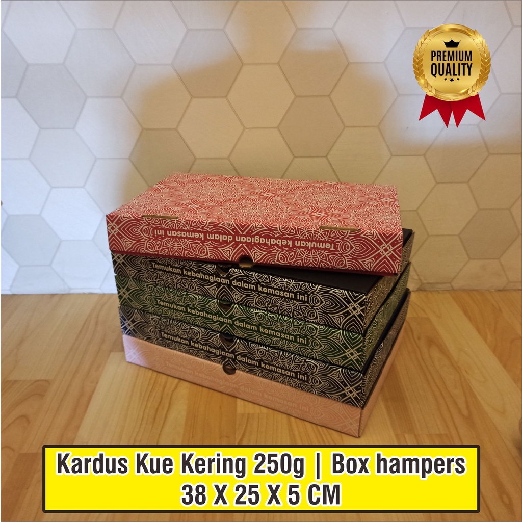 

Kardus Kue Kering 250g Isi 6 | Box hampers | Ukuran 38x25x5 cm (Motif)
