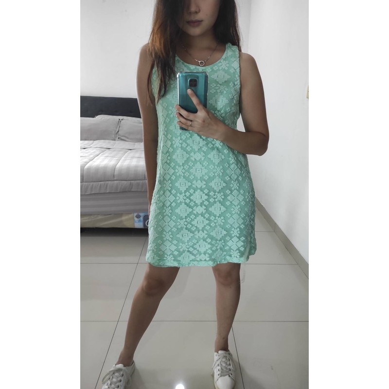 Dress brukat mint hijau sleeveless kutung casual preloved