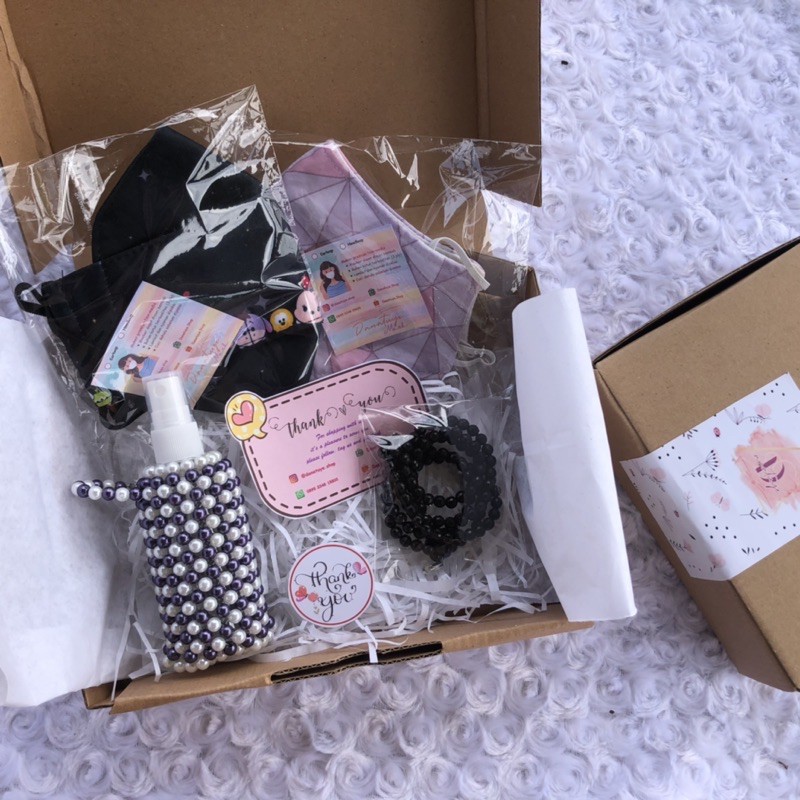 

Christmas hampers souvenir paskah wisuda anniversary ultah graduation