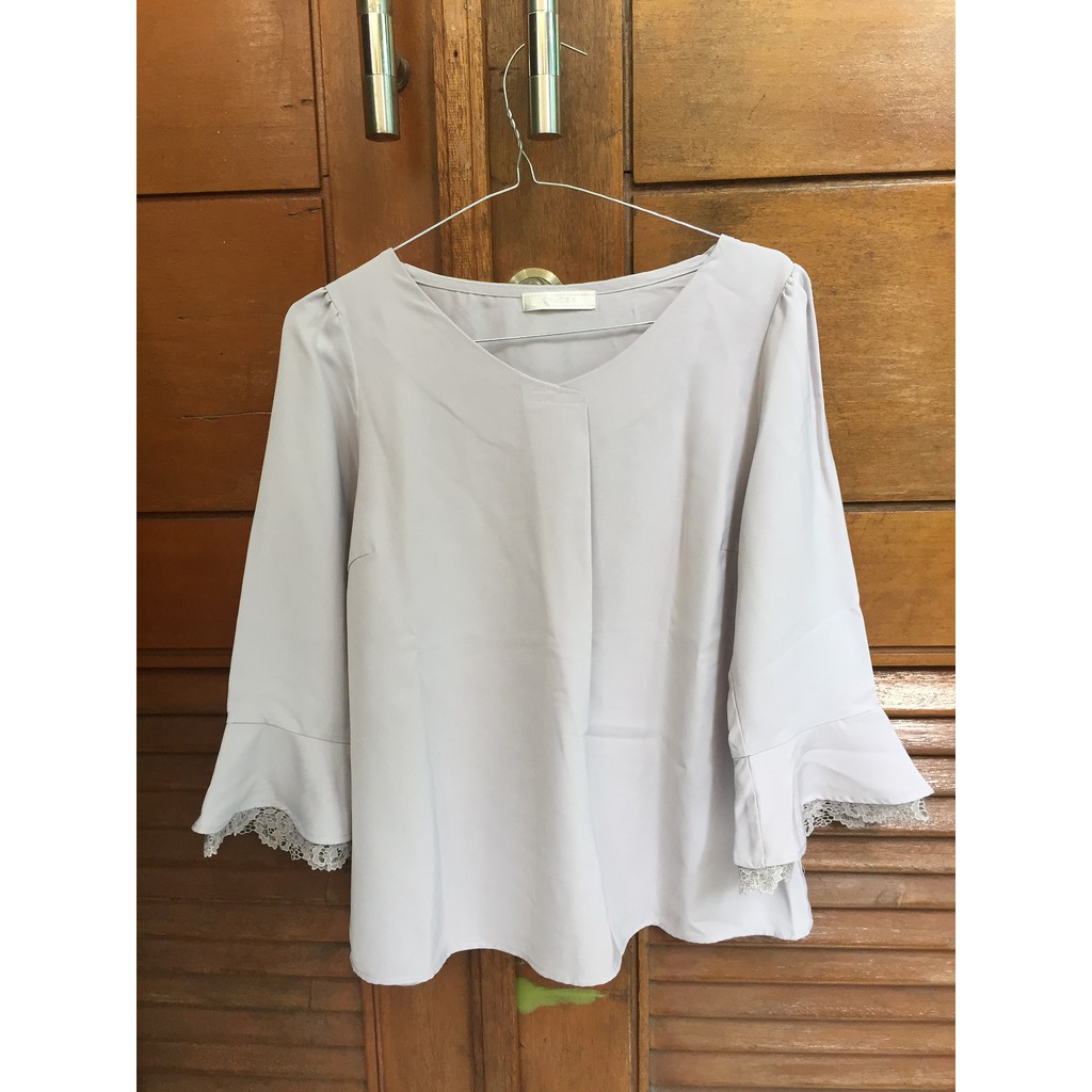 PRELOVED BAJU TRUDEA