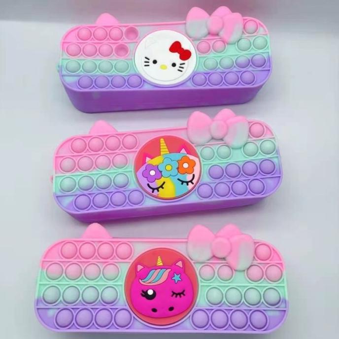

BAYAR DITEMPAT Kotak Pensil Pop It Import Depan Belakang Pop It/TEMPAT PENSIL AESTHETIC/TEMPAT PENSIL ANAK PEREMPUAN/TEMPAT PENSIL LUCU/TEMPAT PENSIL 3D/TEMPAT PENSIL TRANSPARAN/TEMPAT PENSIL LUCU/TEMPAT PENSIL KOREA/TEMPAT PENSIL KAIN/TEMPAT PENSIL