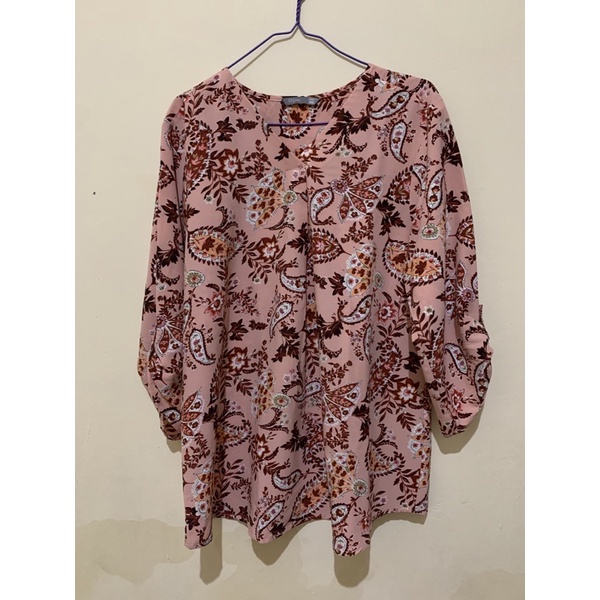 Preloved Medan Blouse Bunga-bunga St Yves