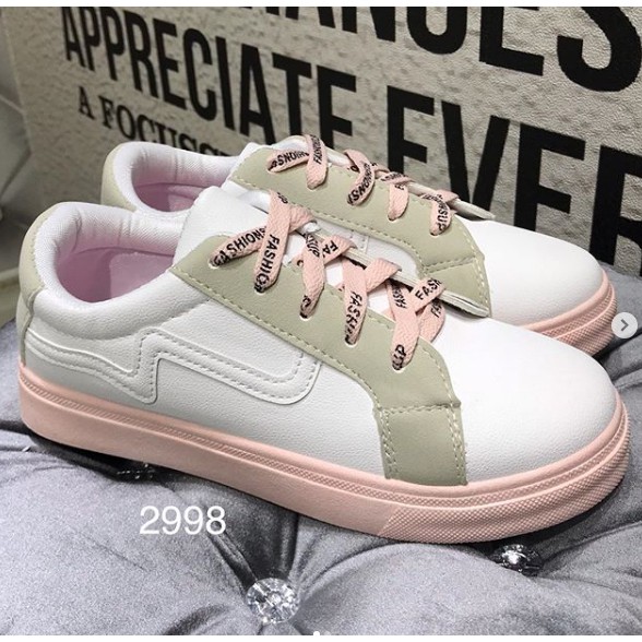 Sepatu Sneakers 2998