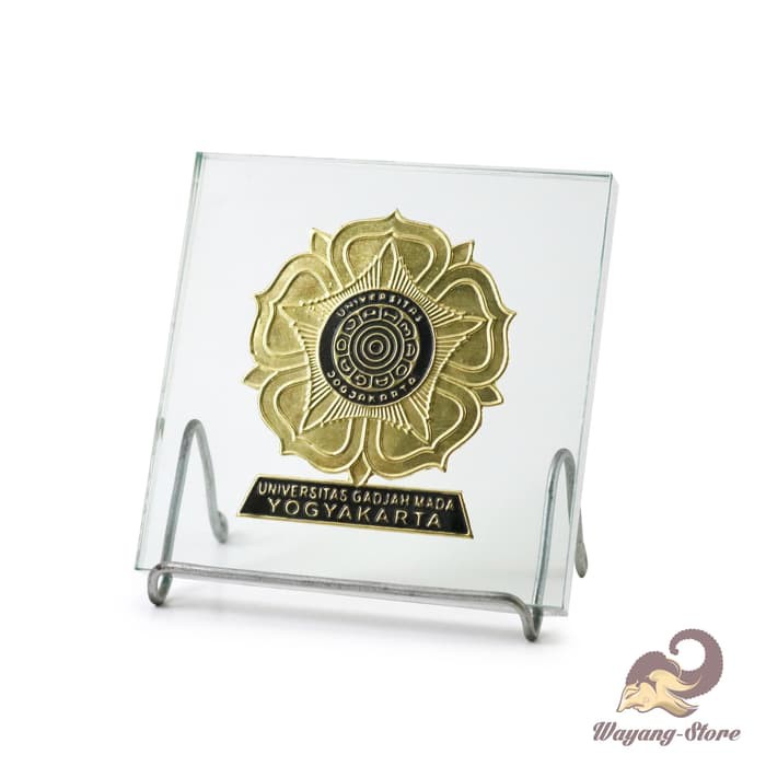Vandel Kaca Gold Universitas Gadjah Mada (UGM)