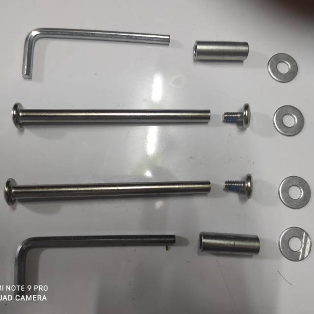 Besi bajaj sepatu roda