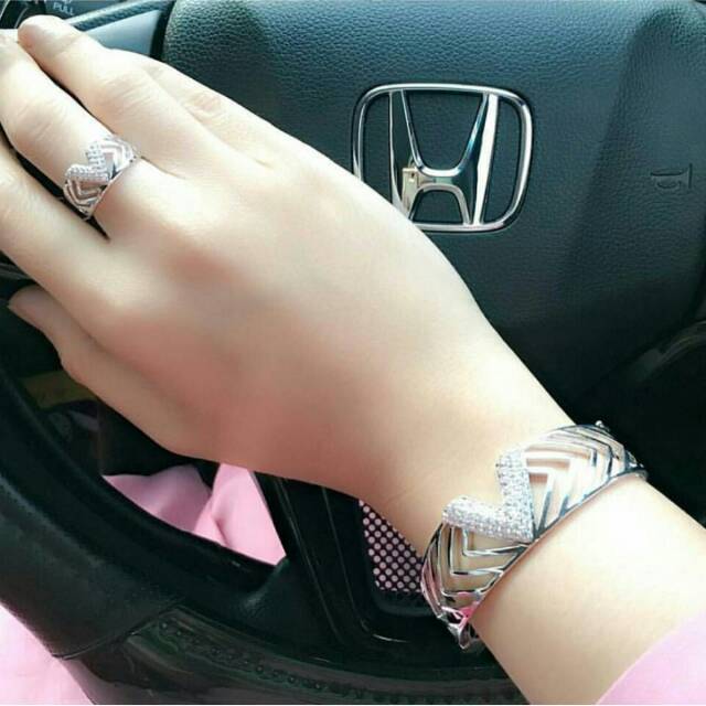 Set Gelang Cincin LV Silver Gold Emas Set Gelang Cincin Perak Set Gelang Cincin Swarovski