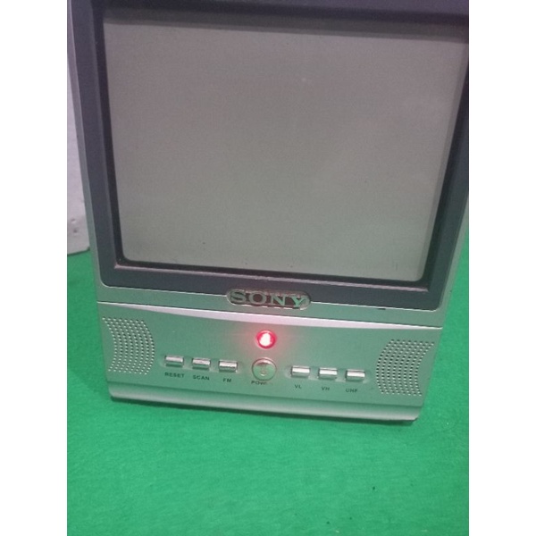 Televisi Tabung kuno Antik kecil