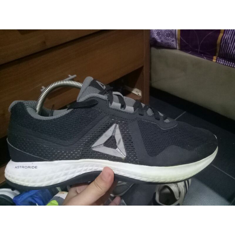 reebok accord runner