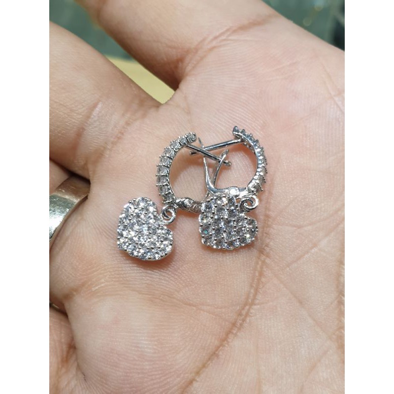 anting emas putih 750 jepit matamata gantungan love
