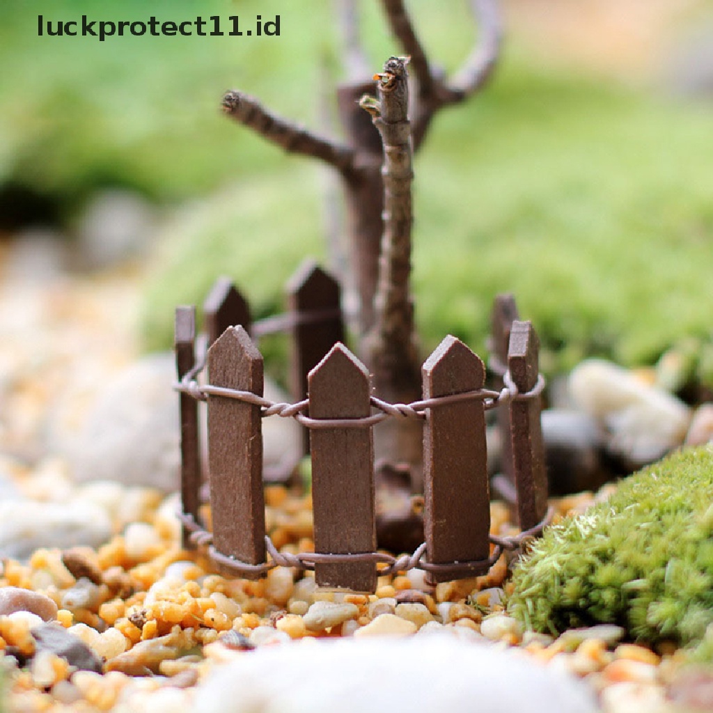 Miniatur Pagar Kayu Palisade Untuk Dekorasi Taman Rumah