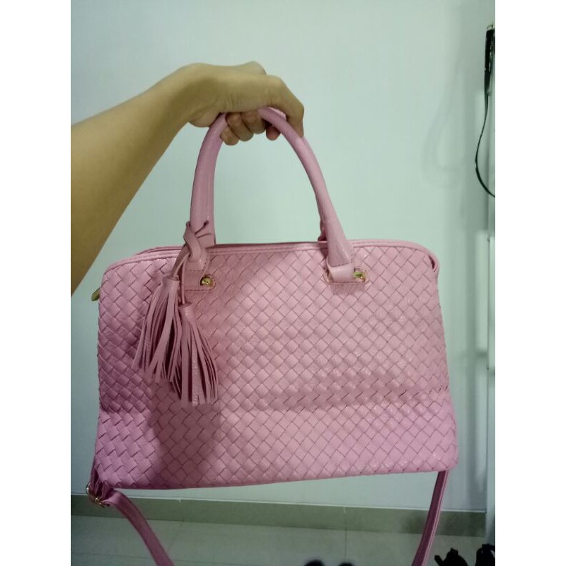 Tas Anyam ala Bottega