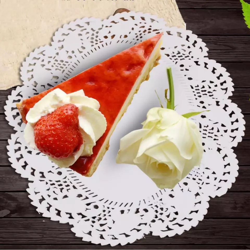 alas renda bunder diameter 20cm/paper doyleys 8inch/alas kue (25pc)